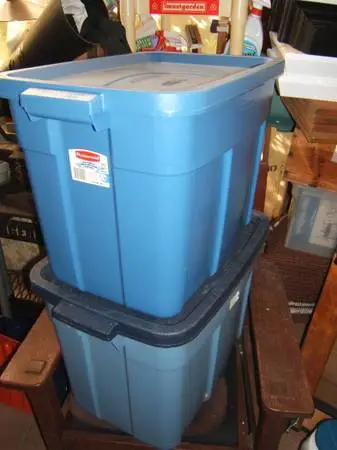 Rubbermaid roughneck totes  18 gal.   2 for sale