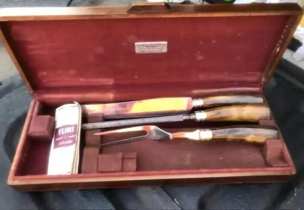 Beautiful Vintage Flint Cutlery 3 piece Carving Set Wooden carrying