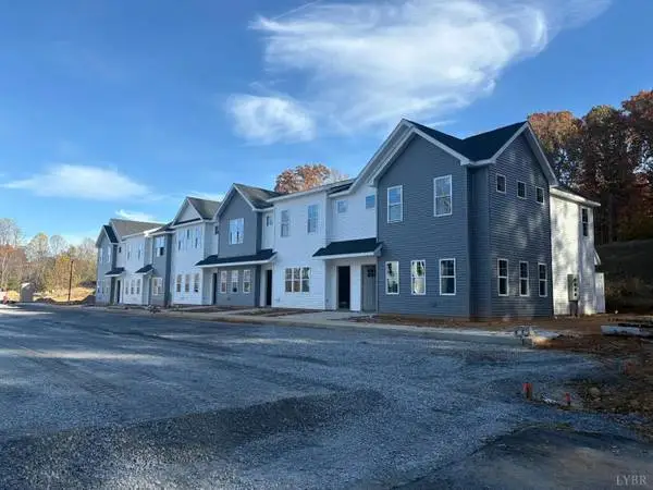 Gorgeous new construction townhome in Heritage school district!