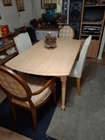 Dining table w/4 chairs. Will Sell seperately