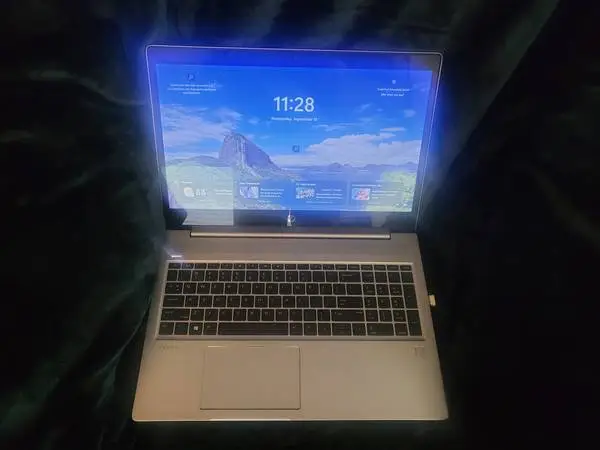 Karaoke System HP 15.6 Touchscreen ProBook laptop (reduced)