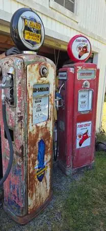 Two vintage 50s gas pump Wayne bennett pump