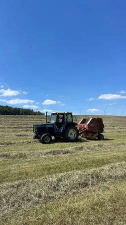 New Holland Round Baler BR730
