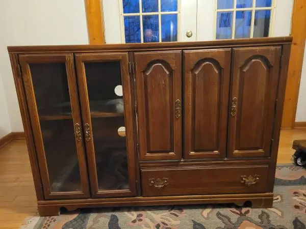 Broyhill TV/Entertainment Stand