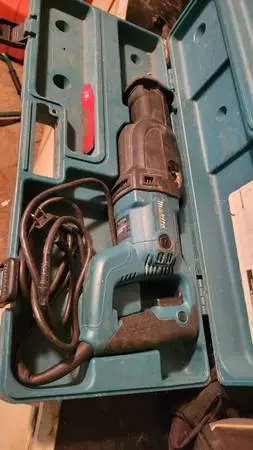 Makita heavy duty 12 amp Sawzall