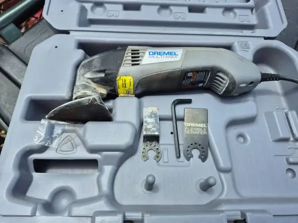 DREMEL MULTI MAX MULTISPEED OSCILLATING POWER TOOL