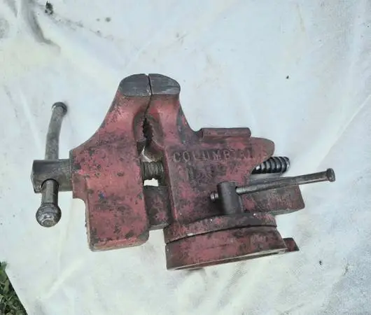 Columbian USA RED ARROW VISE,swivel,anvil