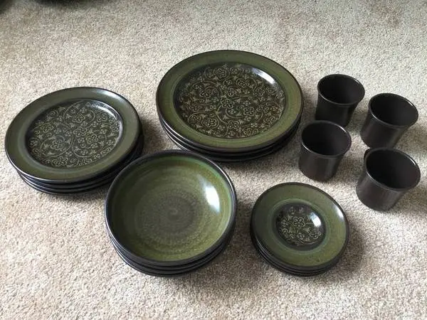 Franciscan Madeira Dinnerware Vintage 1970s 20 Piece Set (4 Settings)