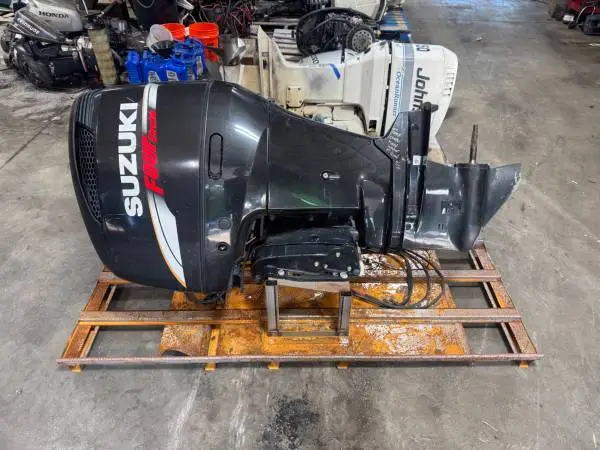 2007 Suzuki DF225 225 hp 4-Stroke 25 Outboard Boat Motor Engine Parts