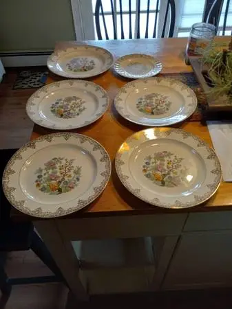 5 Antique plates, gold leaf all for