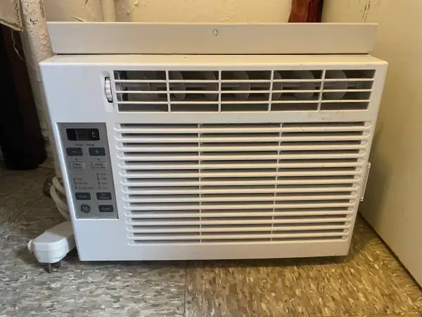 GE 5100 BTU Window Mounted Room Home Office AC Air Conditioner Unit
