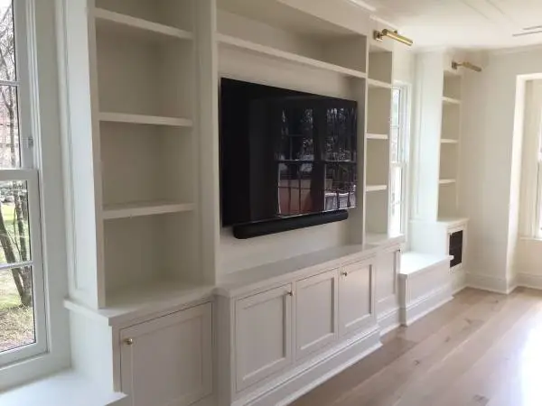 Cabinet maker
