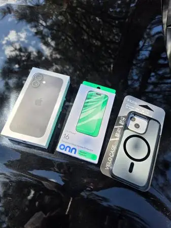 BRAND NEW! (Iphone 16) Straight Talk - no contract phone!