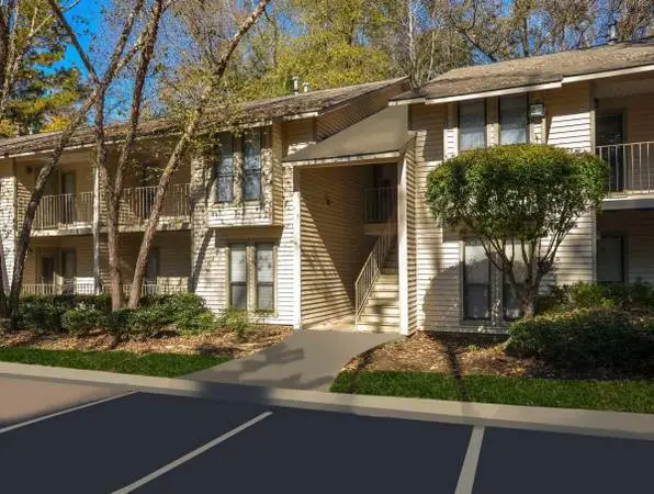 A fresh take on living: Explore our 2 BR, 1350 Sq Ft spaces.