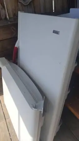 Refrigerator, white, top frig, bottom freezer