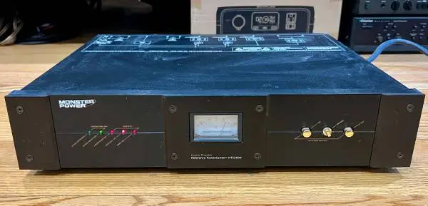 Monster Power HTS 3500 Power Conditioner
