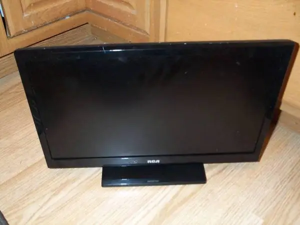TV 19 Inch RCA Flat Screen LCD Television HDMI Stereo RT1971-AC