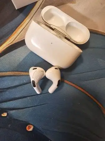 EARBUDS MADE BY AIRPODS PRO GEN 2 WITH CHARGER AND BOX