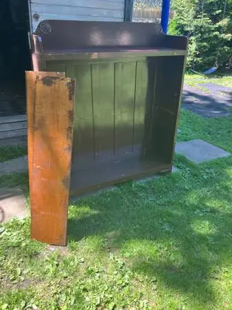 Antique oak bookcase and midfield kitchen table
