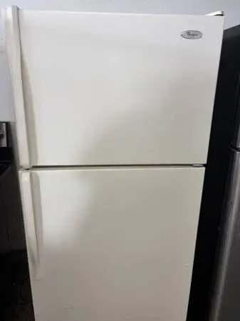 18 CuFt Whirlpool Bisque Refrig