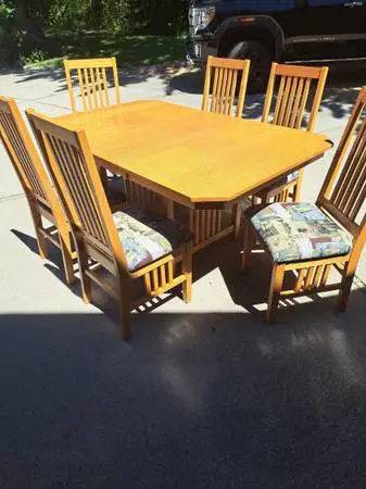 Beautiful Oak Table