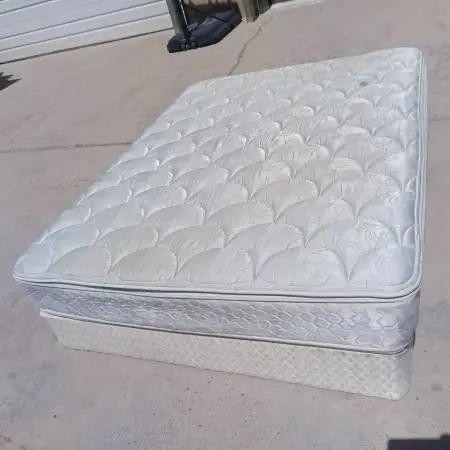 Queen mattress and box spring