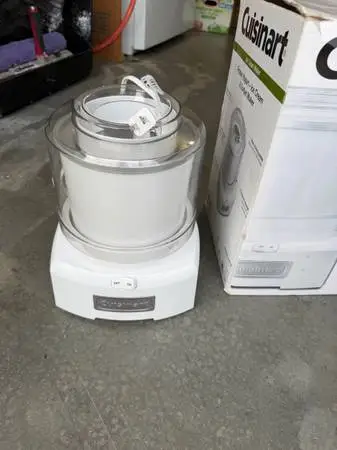 Ice cream maker