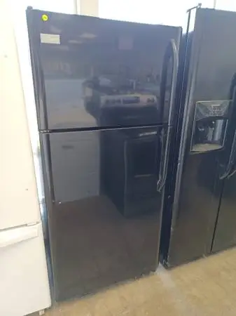 Frigidaire Black top - Freezer Refrigerator