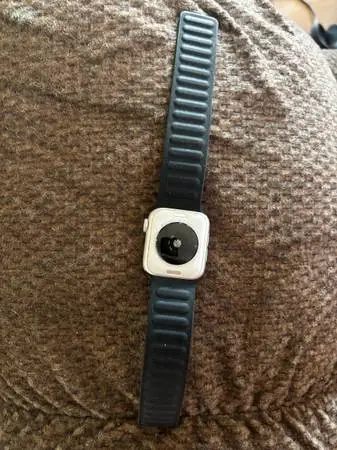Apple SE 2 gen apple watch 40 mm silver