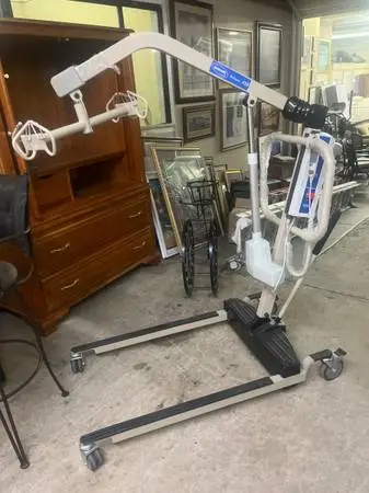 Invacare Reliant 450 Hoyer Lift