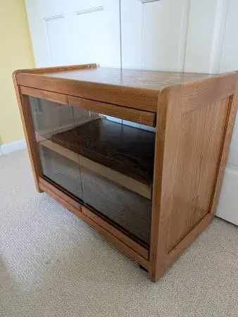 MCM Solid OAK TV STAND.  w/ Glass Doors and Storage