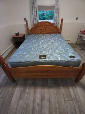 Queen bed with beauty rest mattress