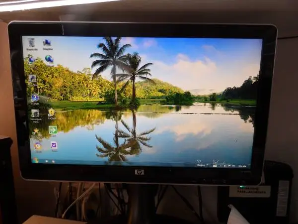 COMPUTER MONITOR