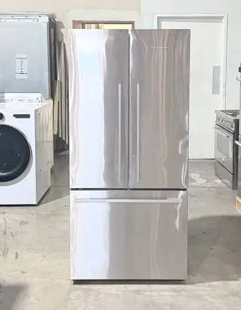 Fisher & Paykel RF170ADX4N 32 Freestanding French Door Refrigerator