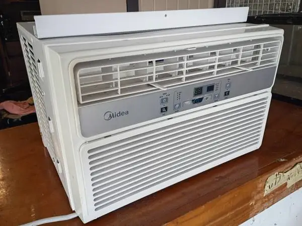 MIDEA WINDOW A/C UNIT
