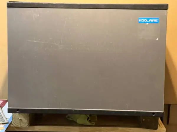 KOOLAIR COMMERCIAL ICE MACHINE