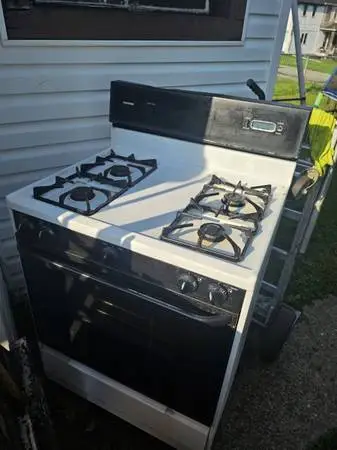Gas stove