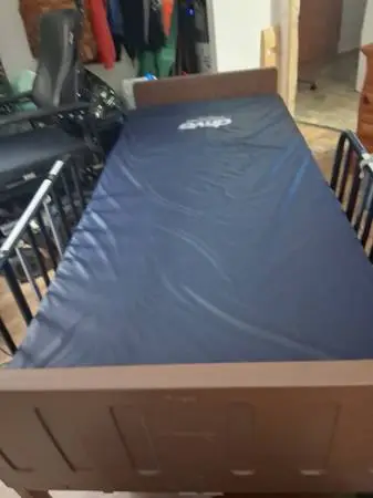 Electric adjustable bed