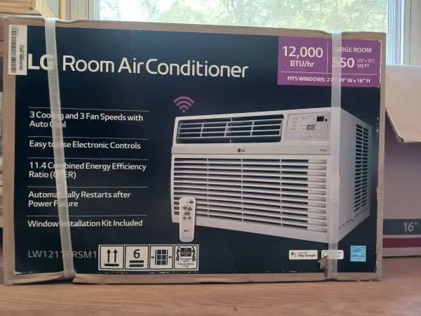 LG Window Unit Air Conditioner 12,000 BTU BRAND NEW