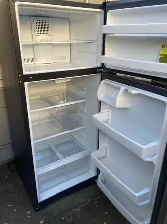 NEW GE Refrigerator/freezer