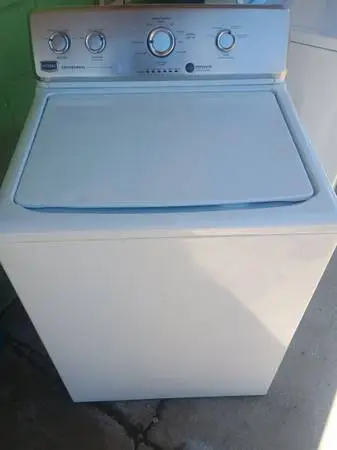 Maytag washer ( 3.6 cu.ft. capacity)