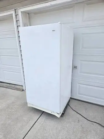 Kenmore Upright Freezer 15cf 60x28x29 *Works Great
