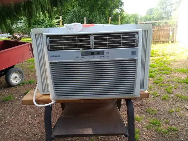 Frigidaire 12k BTU A/C