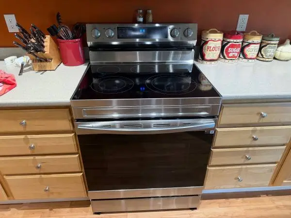 Samsung electric flat top stove AND microwave