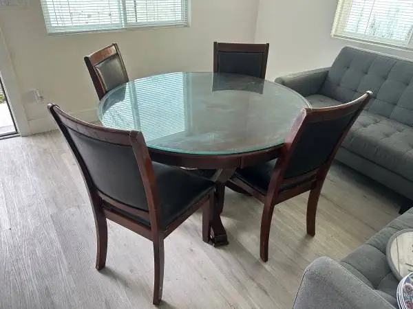 Table and chair for sale