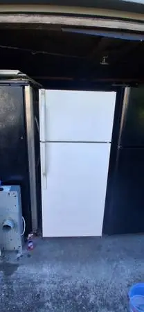 *~ GE Refrigerator/Freezer ~* We can deliver