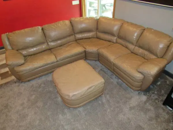 Leather Couch / Sofa sleeper / Sectional