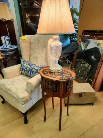 French Louis XV Style Oval Side Table-17W x 12.5D x 28.5H-NOW
