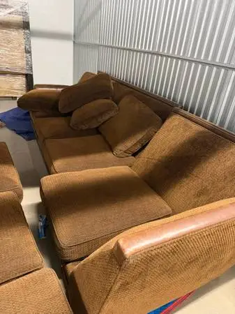Couch huge king hickory