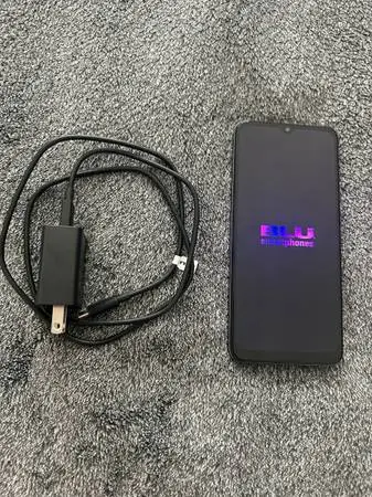 Blu Tracfone View 5 Smartphone (New!)